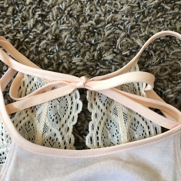 Halter top - Picture 3 of 4